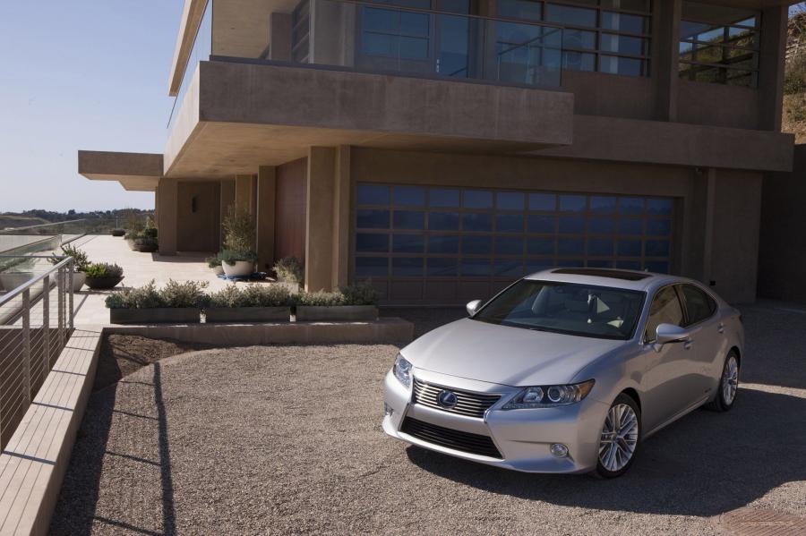  Lexus ES300h 2012 года  (фото 24 из 44)